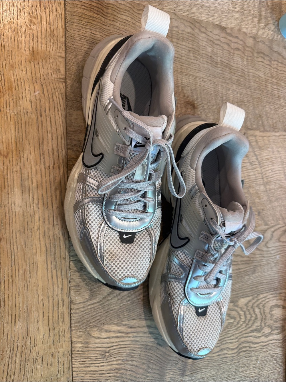 Nike Women's Grey and White Athletic Sneakers